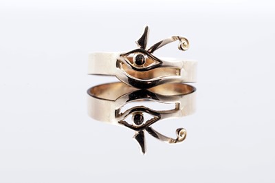 Lot 10 - An Egyptian 18ct gold eye of Horus ring
