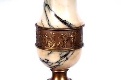 Lot 193 - An early 20th Century marble and ormolu mounted lamp