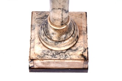 Lot 193 - An early 20th Century marble and ormolu mounted lamp