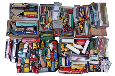 Lot 550 - A large collection of loose and partially boxed diecast vehicles