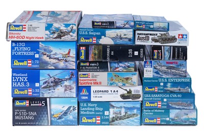 Lot 543 - Eighteen model kits, including fifteen by Revell