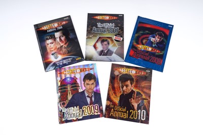Lot 284 - A collection of Doctor Who Annuals, and Year Books