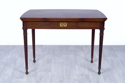 Lot 4 - A 19th Century-style fiddleback-mahogany and mahogany games table