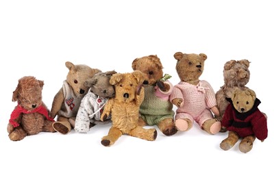 Lot 529 - A collection of eight early/mid-20th Century mohair Teddy Bears