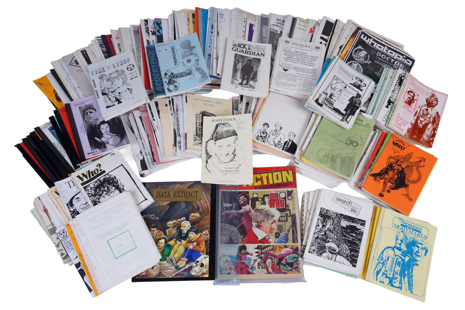 Lot 299 - A collection of Doctor Who magazines and fanzines