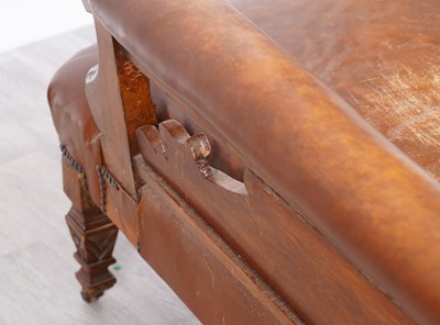 Lot 4 - A Victorian oak chaise lounge