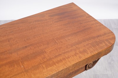 Lot 5 - A William IV fiddle-back mahogany tea table