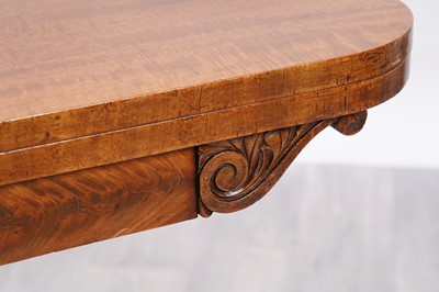 Lot 5 - A William IV fiddle-back mahogany tea table