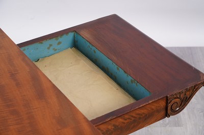 Lot 5 - A William IV fiddle-back mahogany tea table