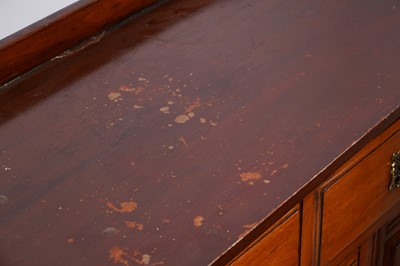 Lot 8 - Edwardian washstand and dressing table
