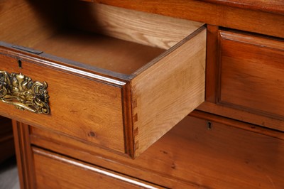 Lot 8 - Edwardian washstand and dressing table