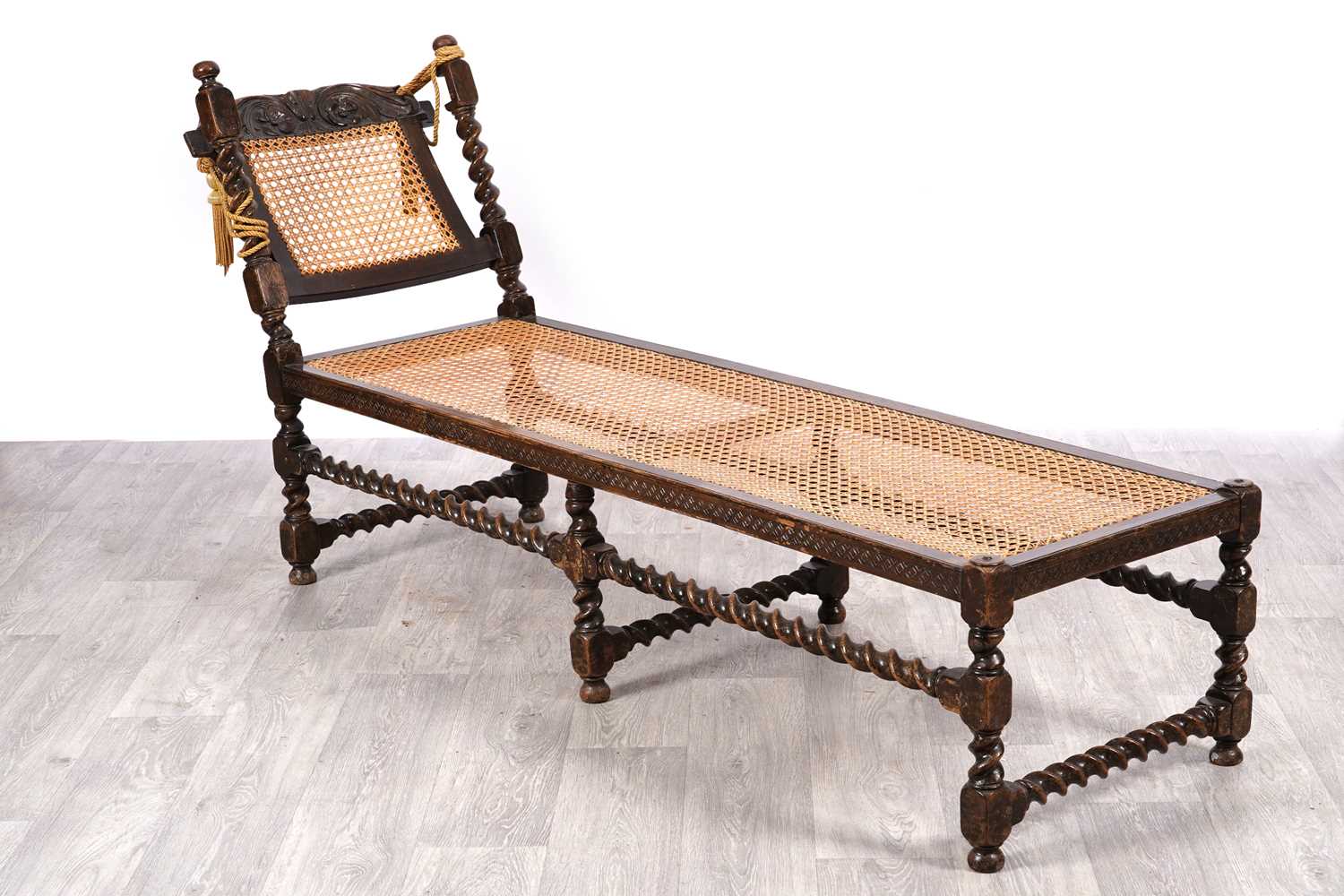 Lot 9 - A Jacobean-style oak daybed