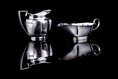 Lot 222 - Two Edwardian silver cream jugs