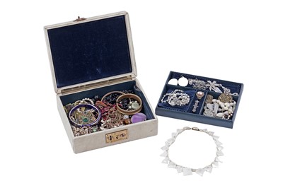 Lot 121 - Early 20th Century costume jewellery