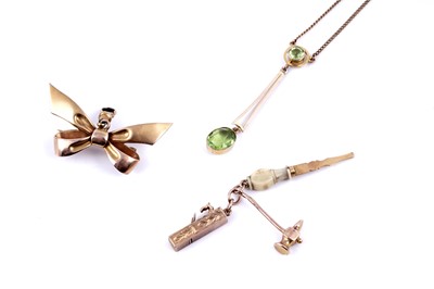 Lot 8 - An Edwardian lady's 9ct gold fob watch suspender; and other items