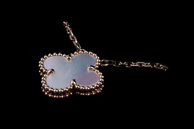 Lot 505 - Van Cleef & Arpels: an 18ct yellow gold and mother-of-pearl pendant necklace