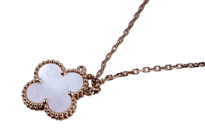 Lot 505 - Van Cleef & Arpels: an 18ct yellow gold and mother-of-pearl pendant necklace