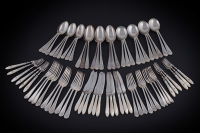 Lot 212 - A George V part canteen of silver flatware