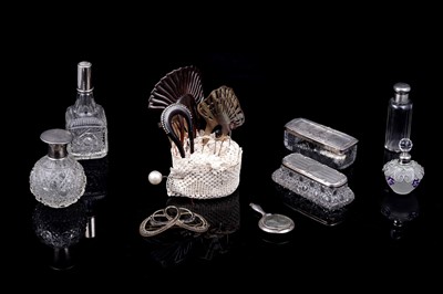 Lot 210 - Edwardian gold jewellery, costume accessories, and silver mounted dressing table accessories