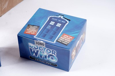 Lot 316 - A collection of Doctor Who trading cards