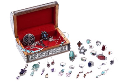 Lot 71 - A collection of modern silver and other jewellery