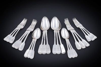 Lot 226 - Collected Fiddle pattern flatware