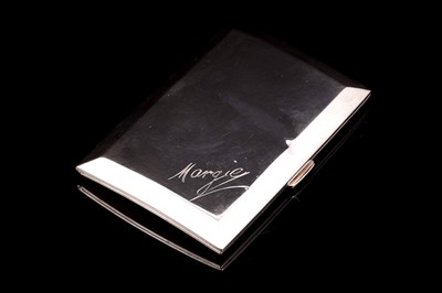 Lot 266 - An Edwardian lady's 9ct gold cigarette case | Chester 1909