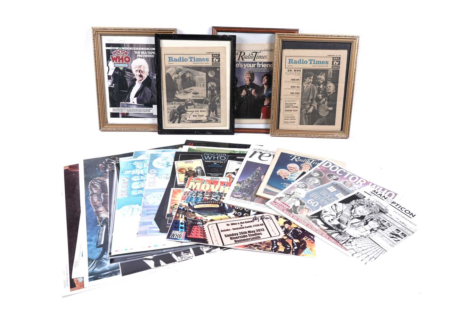 Lot 331 - A collection of Doctor Who printed material