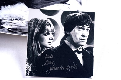 Lot 326 - A collection of signed Doctor Who photographs