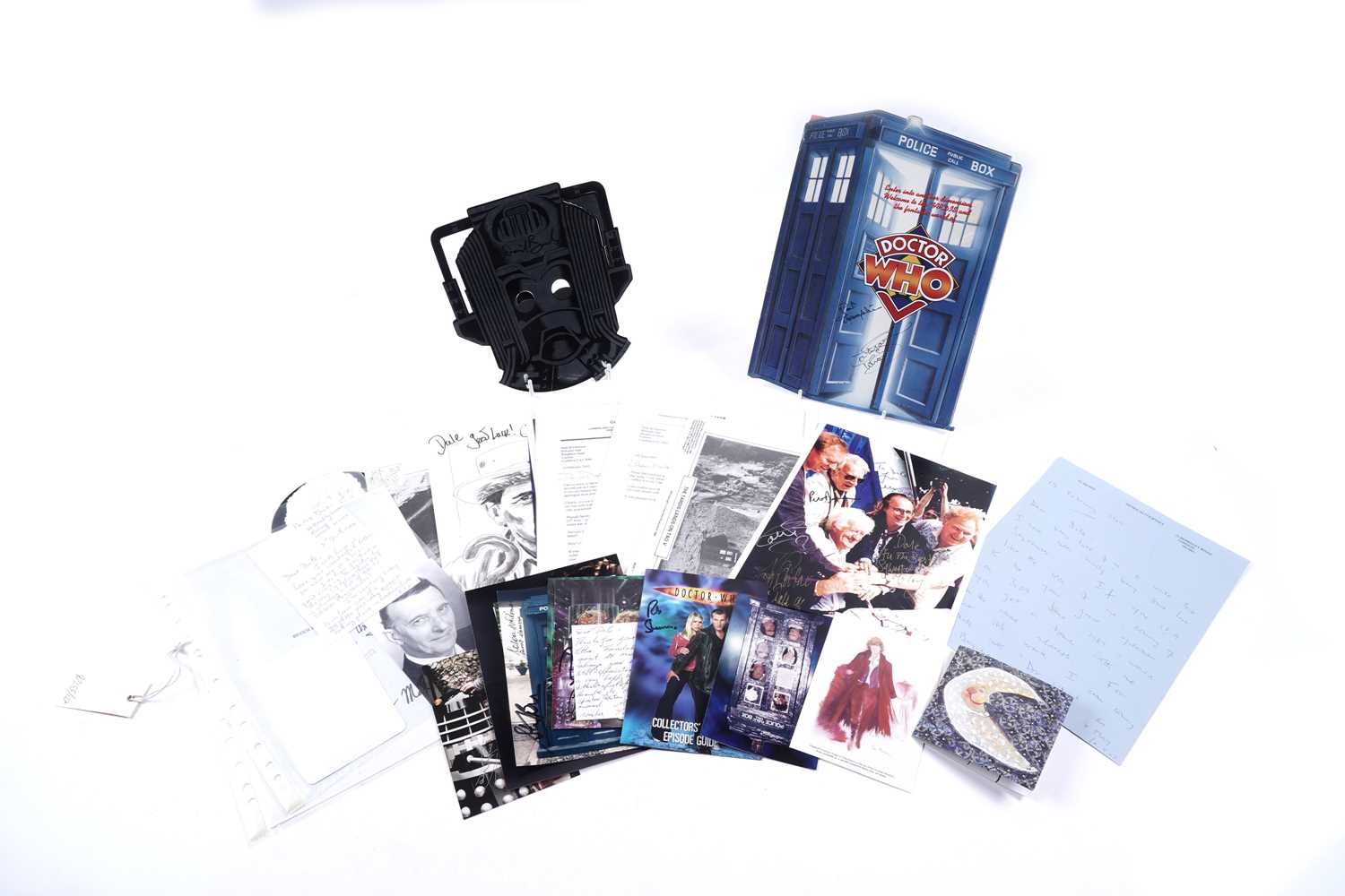 Lot 327 - A collection of Doctor Who signed ephemera