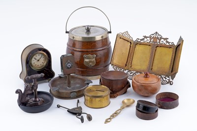Lot 119 - Various collectables