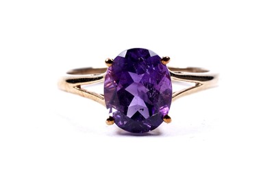 Lot 80 - A contemporary 2.4ct Moroccan amethyst ring