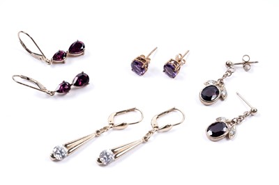 Lot 84 - Modern 9ct gold earrings, including a pair of pink tourmaline pendant earrings