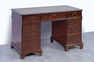 Lot 11 - A Georgian-style mahogany pedestal desk
