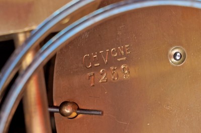 Lot 184 - An early 20th Century oak 8-day mantel clock