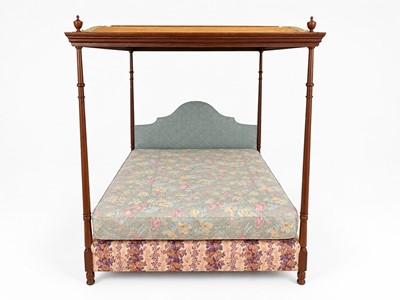 Lot 80 - A 20th-century Georgian-style mahogany four-poster bed