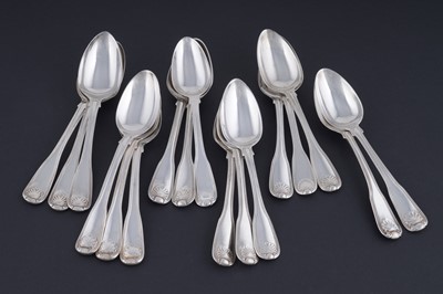 Lot 173 - Seventeen George III/George IV silver dessert spoons