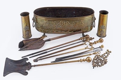 Lot 114 - Selection of brassware