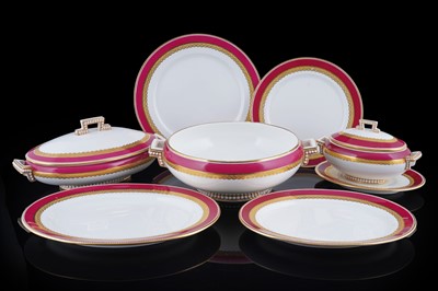 Lot 139 - A Victorian part dinner service