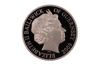 Lot 50 - Westminster Elizabeth II 22ct gold Henry VIII 500th Anniversary ‘Double Rose’ Gold Five-Pound Crown