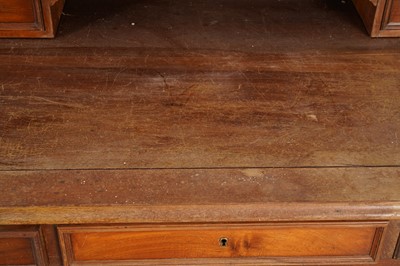 Lot 28 - An early 20th Century French mahogany desk