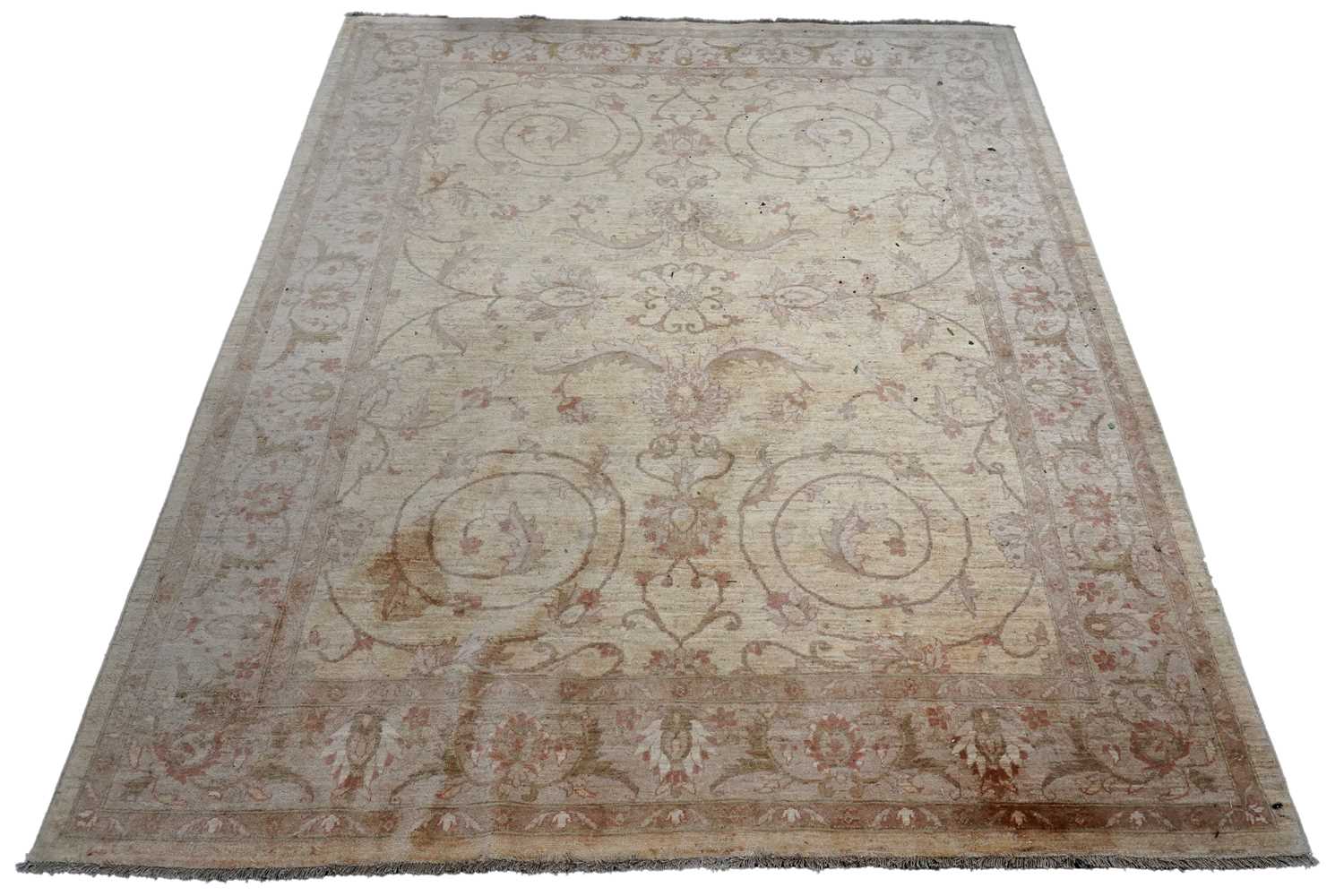 Lot 80 - A Ziegler-style carpet