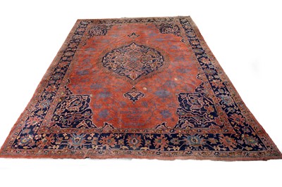 Lot 524 - A Ushak carpet