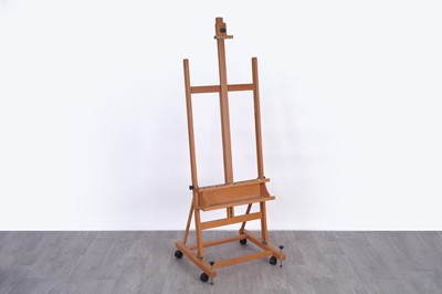 Lot 112 - A Winsor & Newton oak adjustable artist easel