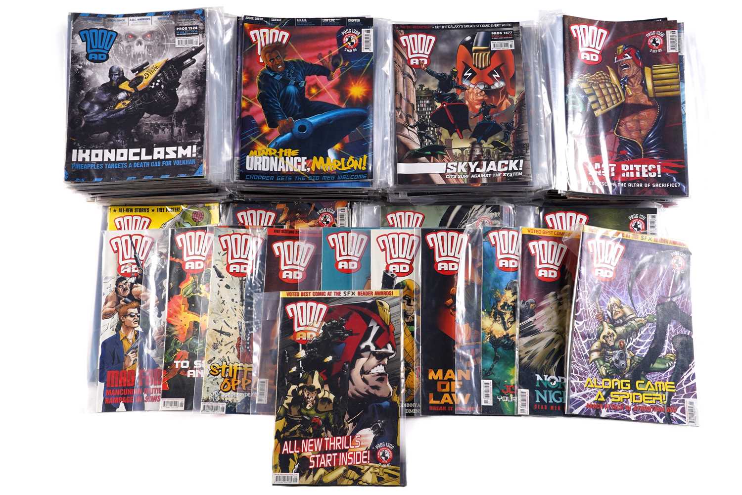 Lot 127 - 2000 A.D. No’s. 1300-1613, complete