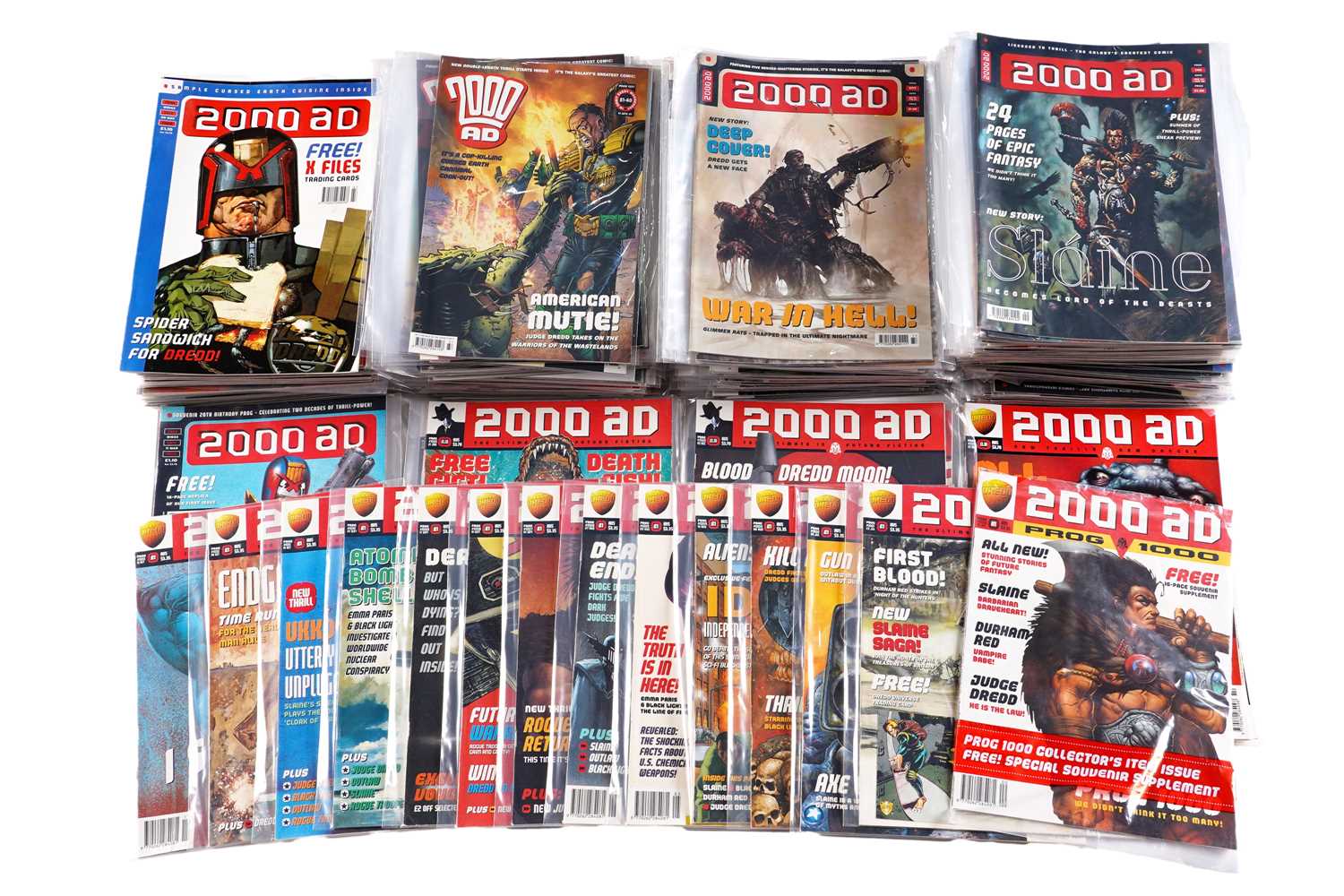 Lot 126 - 2000 A.D. No’s. 1000-1300, near complete