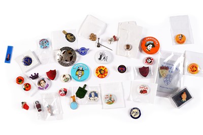 Lot 401 - Comics related lapel badges