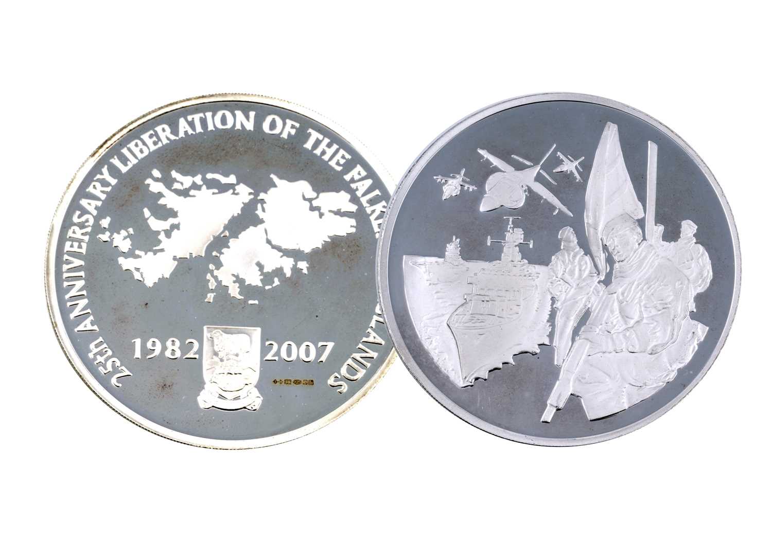 Lot 98 - Westminster Elizabeth II silver 25th Anniversary of the Liberation of the Falkland Islands Medallion