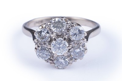 Lot 515 - A diamond cluster ring