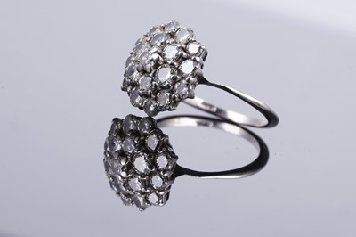 Lot 518 - A diamond cluster ring